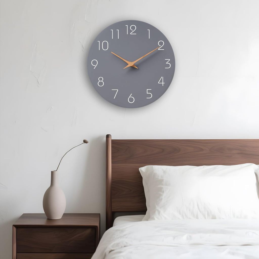 Mosewa Horloge Murale, 20cm Silencieuse sans tic-tac, Design Moderne en Bois, Parfaite pour la Décoration de la Chambre, du Salon, de la Cuisine, de la Salle de Bain et du Bureau, Noire