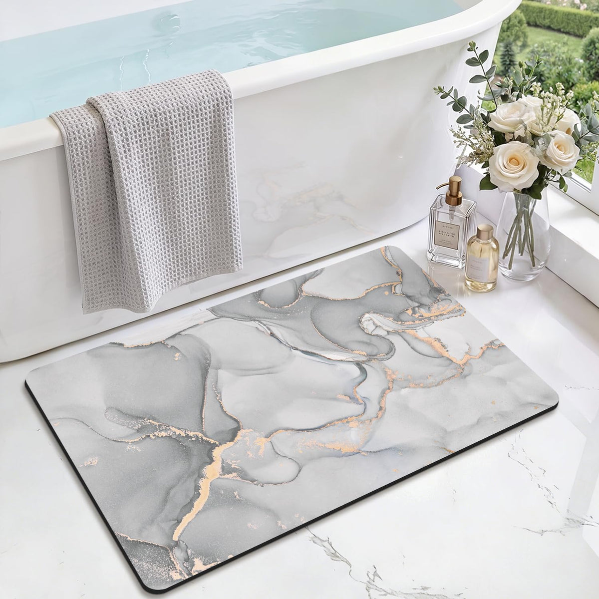 DEXI Tapis de Bain Antidérapant Ultra Mince 40x60cm Noir | Super Absorbant, Sèche Rapide, Motif Marbre Moderne, Facile à Nettoyer, pour Salle de Bain, Baignoire et Douche