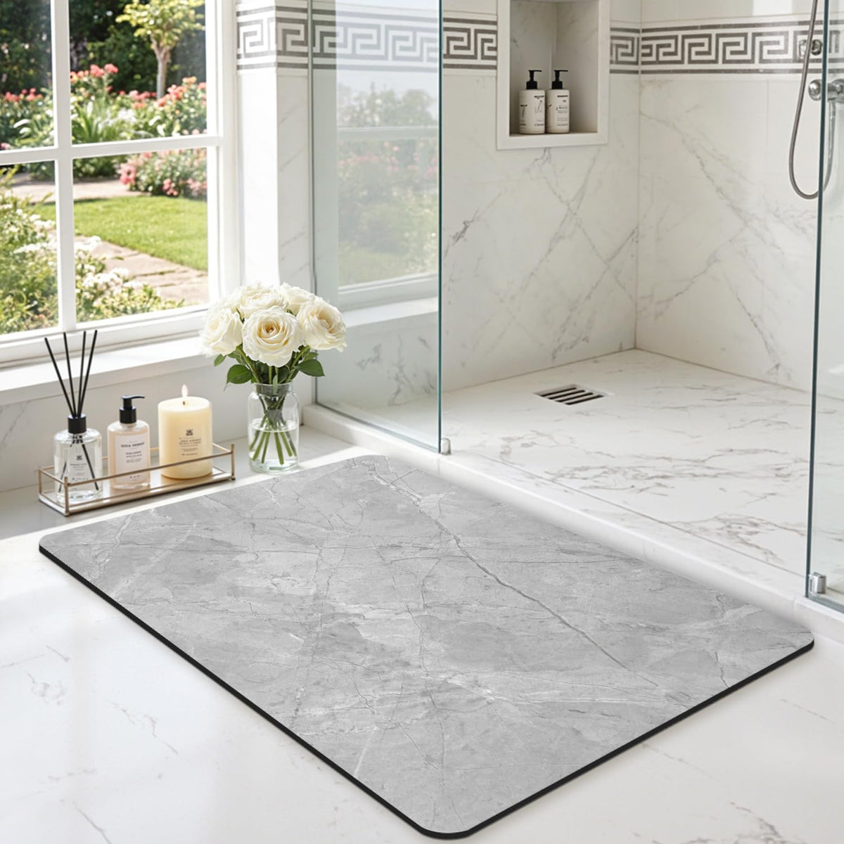 DEXI Tapis de Bain Antidérapant Ultra Mince 40x60cm Noir | Super Absorbant, Sèche Rapide, Motif Marbre Moderne, Facile à Nettoyer, pour Salle de Bain, Baignoire et Douche