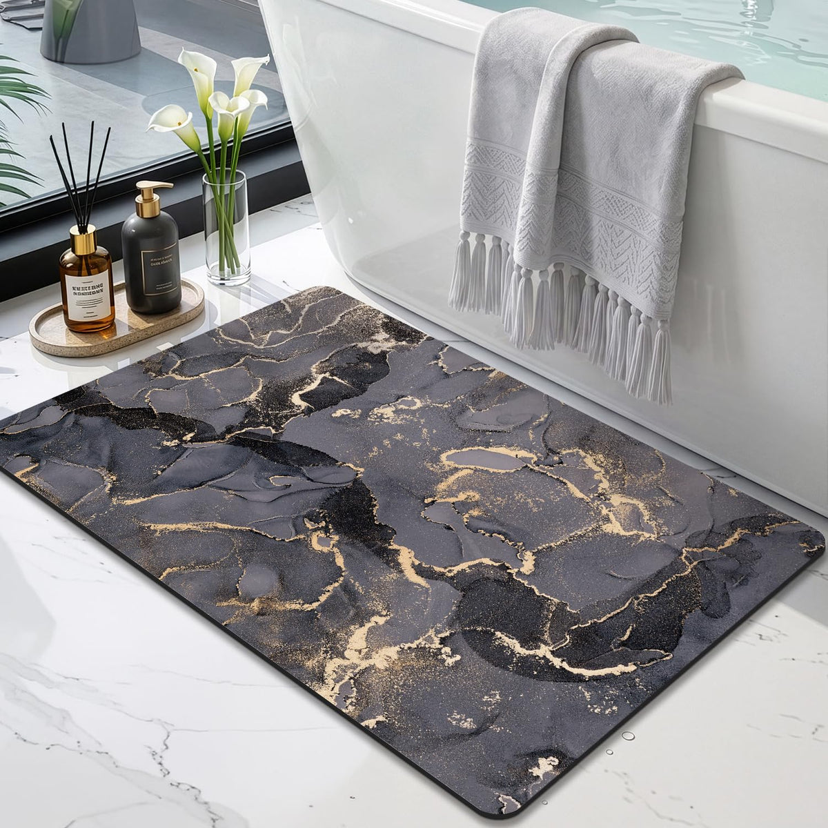 DEXI Tapis de Bain Antidérapant Ultra Mince 40x60cm Noir | Super Absorbant, Sèche Rapide, Motif Marbre Moderne, Facile à Nettoyer, pour Salle de Bain, Baignoire et Douche