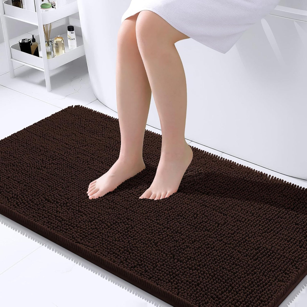 Tapis de bain OLANLY (76 x 51 cm) – Tapis en chenille ultra-doux et absorbant | Gris, dos en caoutchouc à séchage rapide, lavable en machine (pour sol de salle de bain, baignoire et douche), accessoire de décoration