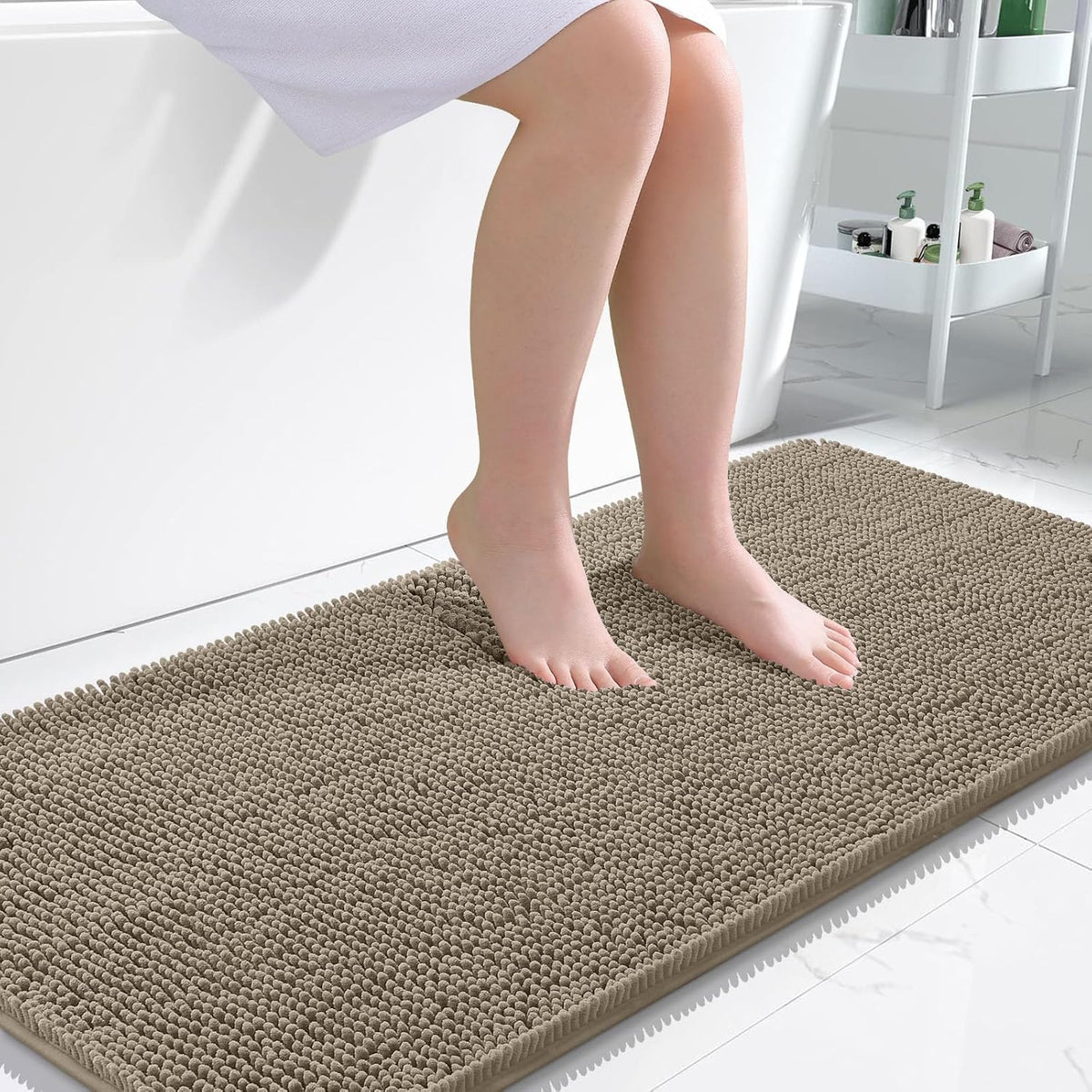 Tapis de bain OLANLY (76 x 51 cm) – Tapis en chenille ultra-doux et absorbant | Gris, dos en caoutchouc à séchage rapide, lavable en machine (pour sol de salle de bain, baignoire et douche), accessoire de décoration