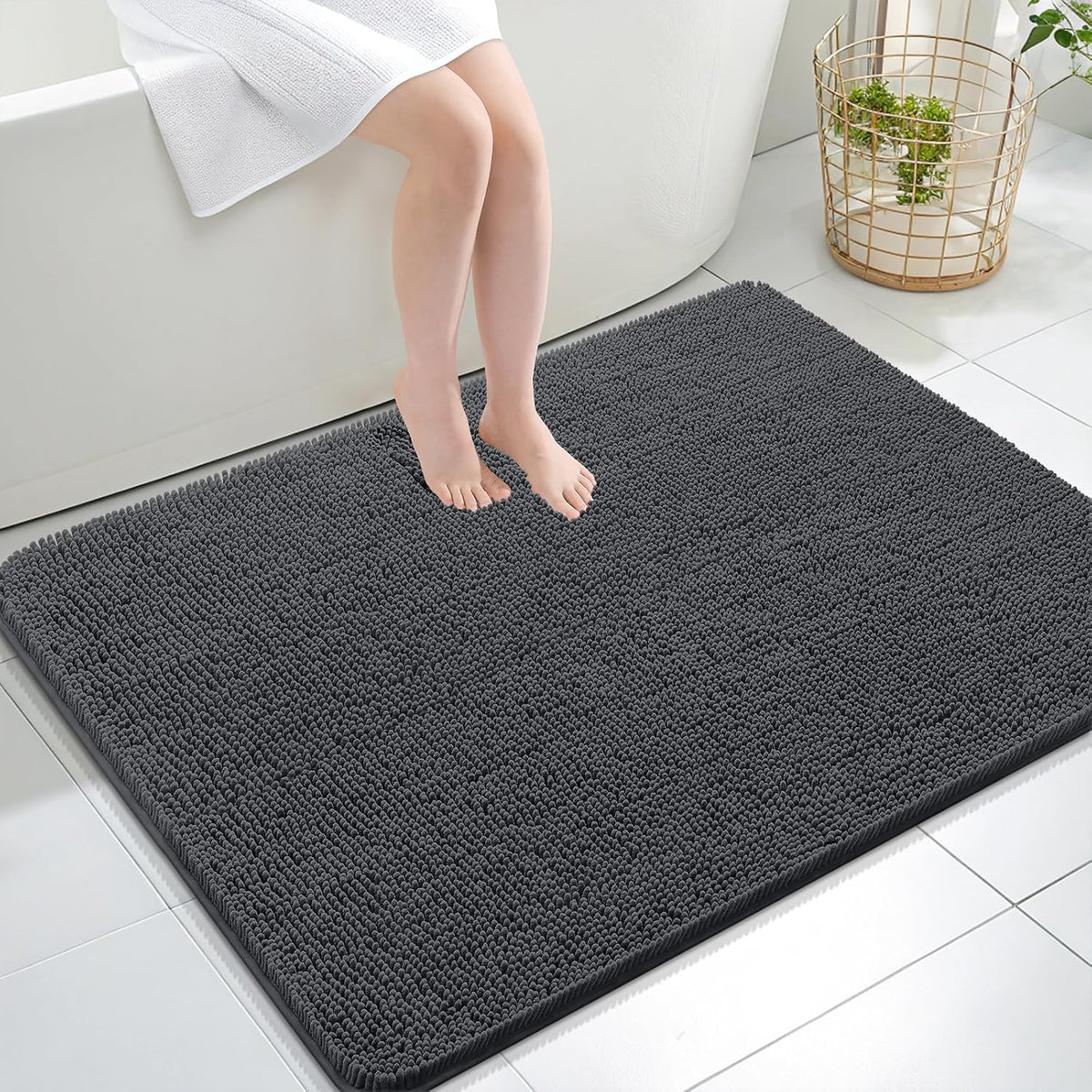 Tapis de bain OLANLY (76 x 51 cm) – Tapis en chenille ultra-doux et absorbant | Gris, dos en caoutchouc à séchage rapide, lavable en machine (pour sol de salle de bain, baignoire et douche), accessoire de décoration