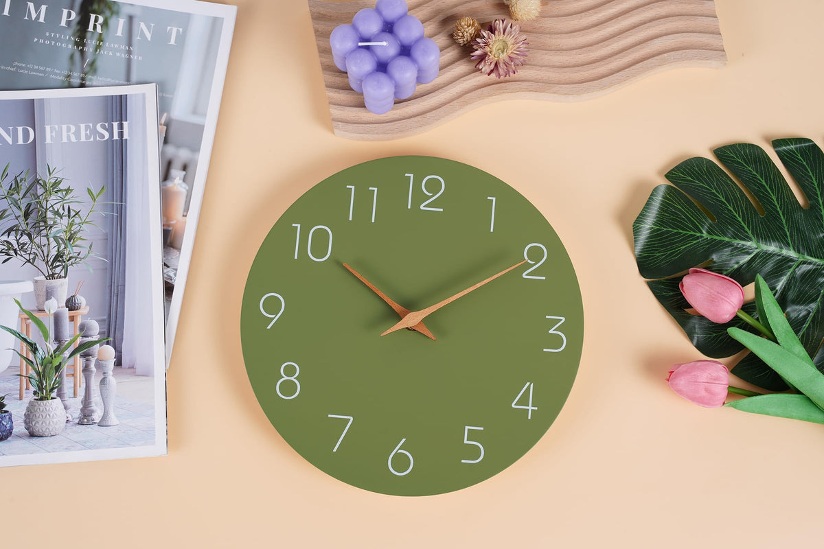 Mosewa Horloge Murale, 20cm Silencieuse sans tic-tac, Design Moderne en Bois, Parfaite pour la Décoration de la Chambre, du Salon, de la Cuisine, de la Salle de Bain et du Bureau, Noire