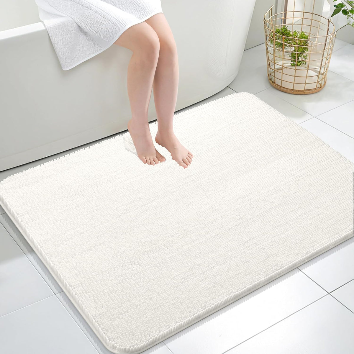 Tapis de bain OLANLY (76 x 51 cm) – Tapis en chenille ultra-doux et absorbant | Gris, dos en caoutchouc à séchage rapide, lavable en machine (pour sol de salle de bain, baignoire et douche), accessoire de décoration