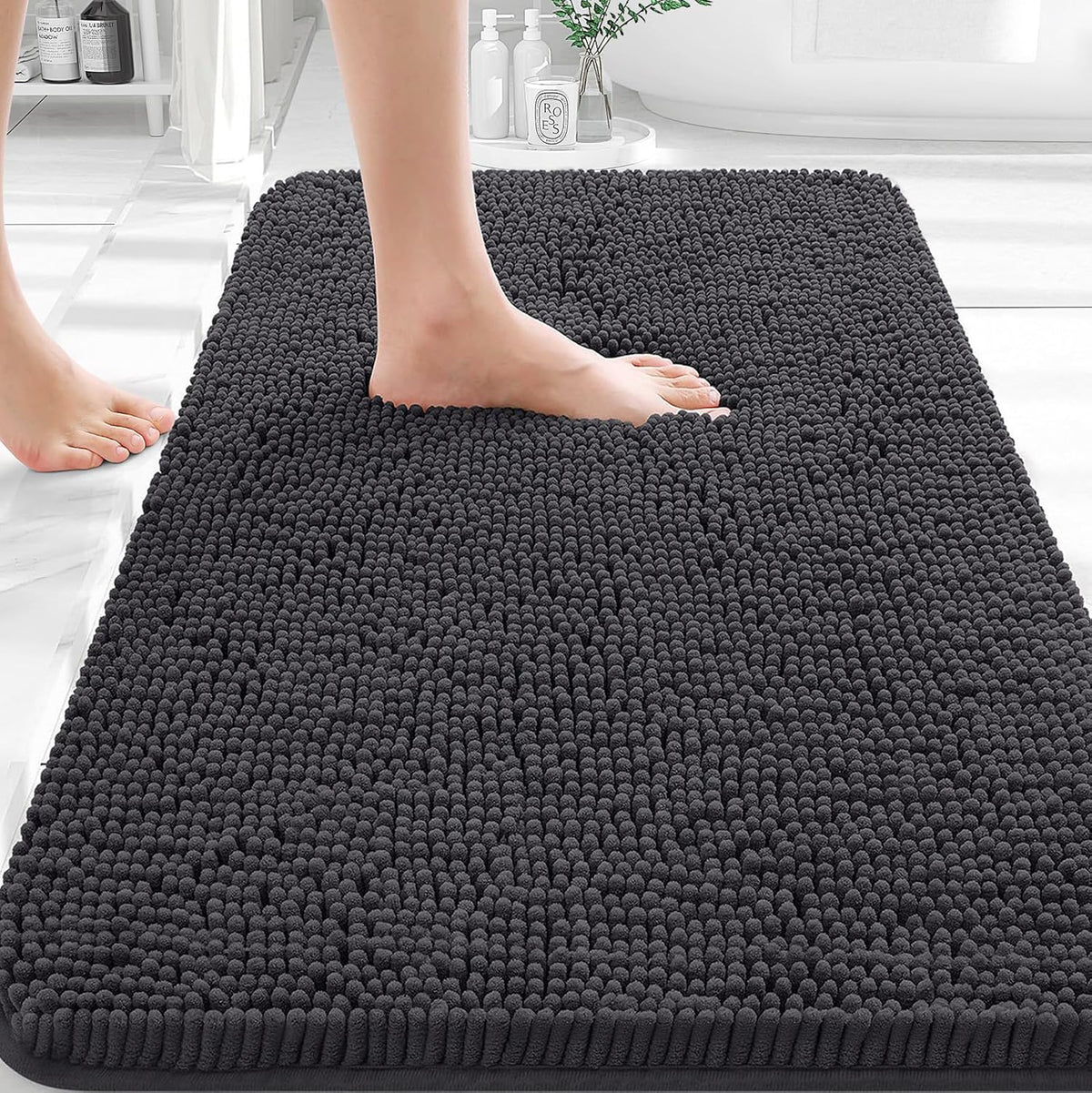 Tapis de bain OLANLY (76 x 51 cm) – Tapis en chenille ultra-doux et absorbant | Gris, dos en caoutchouc à séchage rapide, lavable en machine (pour sol de salle de bain, baignoire et douche), accessoire de décoration