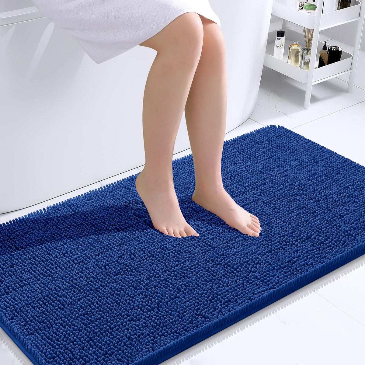 Tapis de bain OLANLY (76 x 51 cm) – Tapis en chenille ultra-doux et absorbant | Gris, dos en caoutchouc à séchage rapide, lavable en machine (pour sol de salle de bain, baignoire et douche), accessoire de décoration