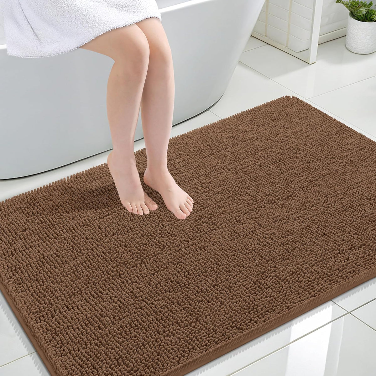 Tapis de bain OLANLY (76 x 51 cm) – Tapis en chenille ultra-doux et absorbant | Gris, dos en caoutchouc à séchage rapide, lavable en machine (pour sol de salle de bain, baignoire et douche), accessoire de décoration