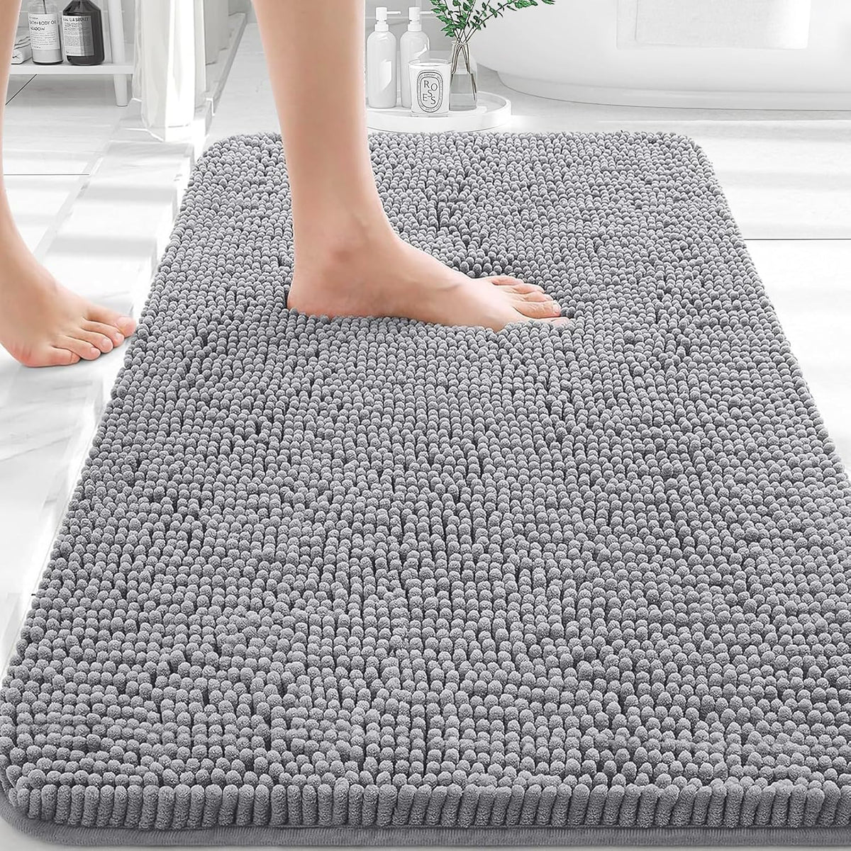 Tapis de bain OLANLY (76 x 51 cm) – Tapis en chenille ultra-doux et absorbant | Gris, dos en caoutchouc à séchage rapide, lavable en machine (pour sol de salle de bain, baignoire et douche), accessoire de décoration