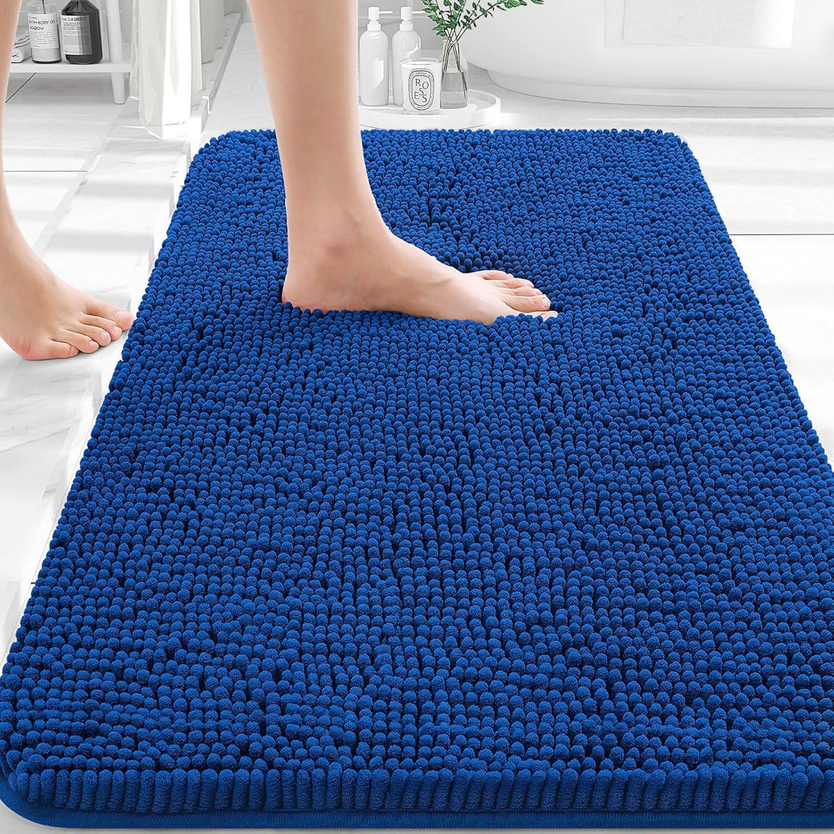Tapis de bain OLANLY (76 x 51 cm) – Tapis en chenille ultra-doux et absorbant | Gris, dos en caoutchouc à séchage rapide, lavable en machine (pour sol de salle de bain, baignoire et douche), accessoire de décoration