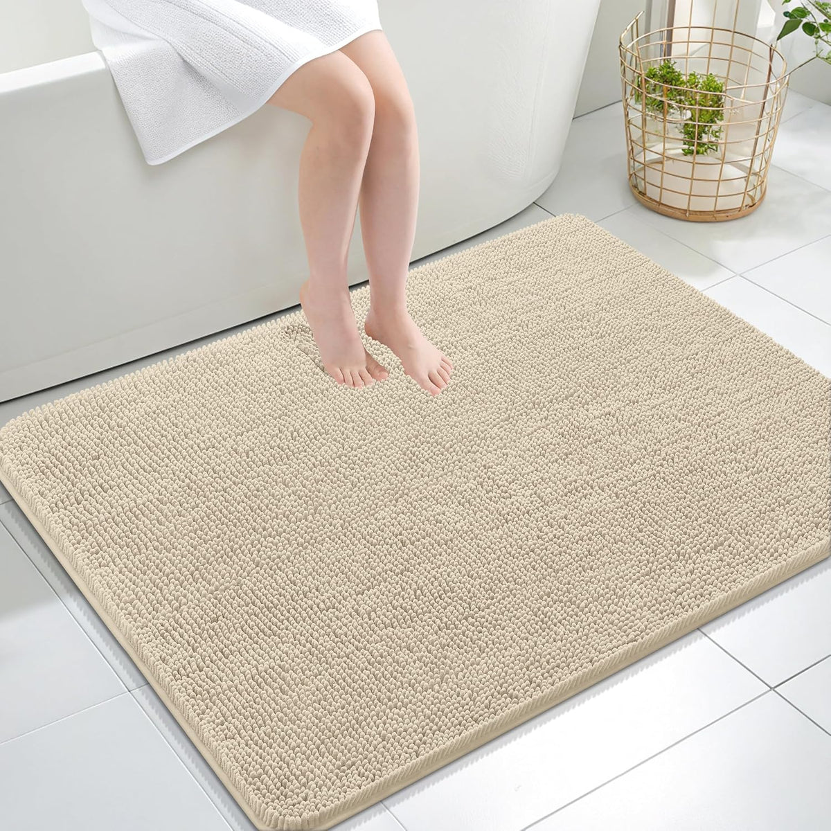 Tapis de bain OLANLY (76 x 51 cm) – Tapis en chenille ultra-doux et absorbant | Gris, dos en caoutchouc à séchage rapide, lavable en machine (pour sol de salle de bain, baignoire et douche), accessoire de décoration