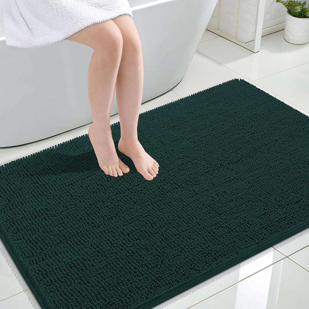 Tapis de bain OLANLY (76 x 51 cm) – Tapis en chenille ultra-doux et absorbant | Gris, dos en caoutchouc à séchage rapide, lavable en machine (pour sol de salle de bain, baignoire et douche), accessoire de décoration